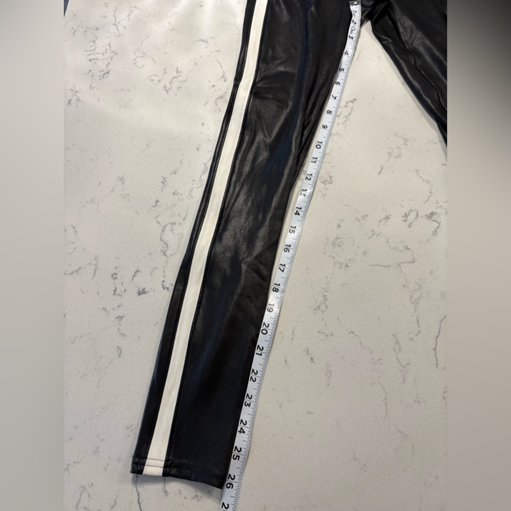 SPANX Faux Leather Side Stripe Legging Size M - Picture 7 of 8